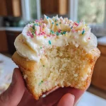 Moist Fluffy Vanilla Cupcakes
